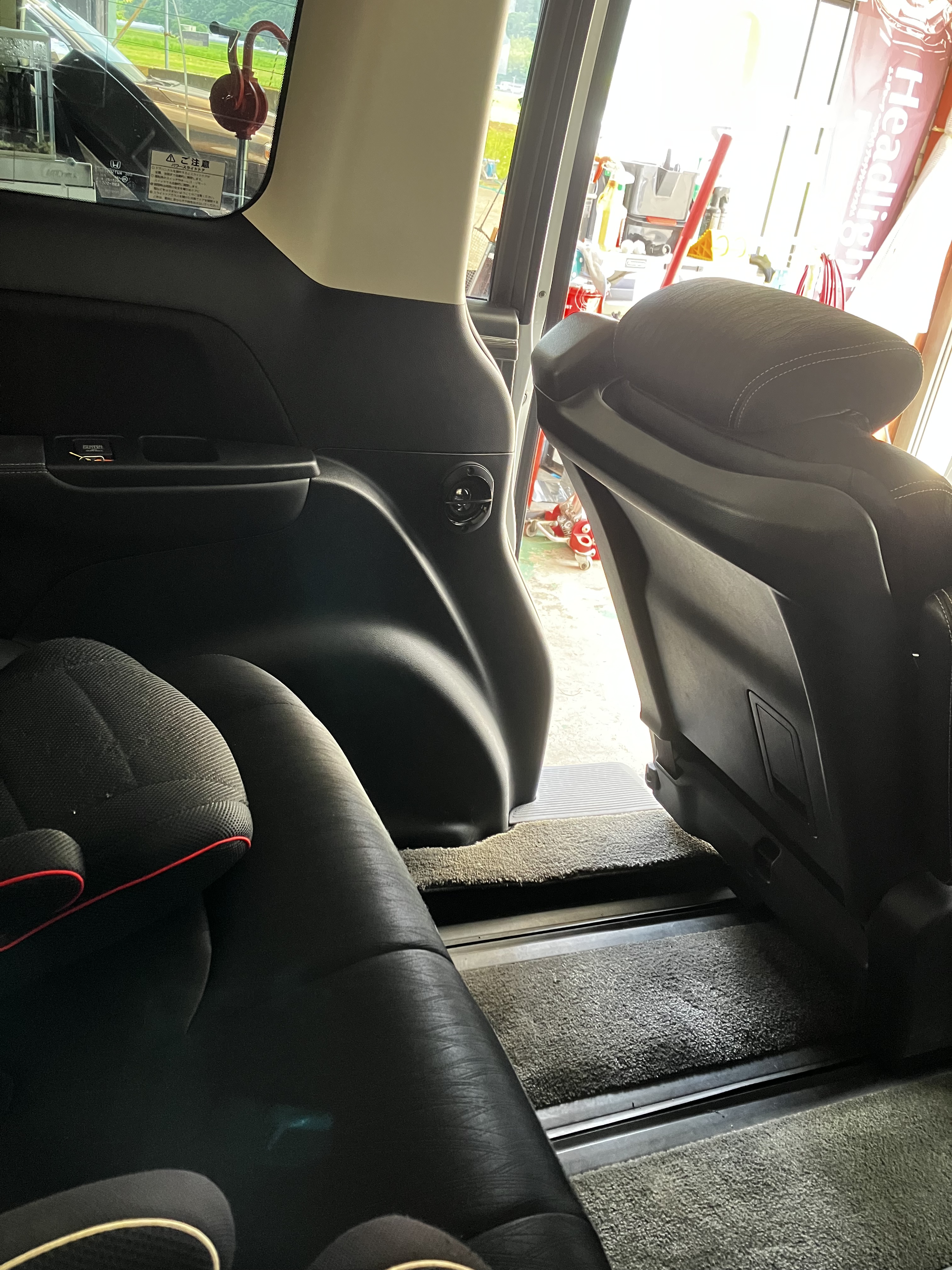 ホンダ オデッセイHV RC4 サードシート スピーカー取付 | S．GRID